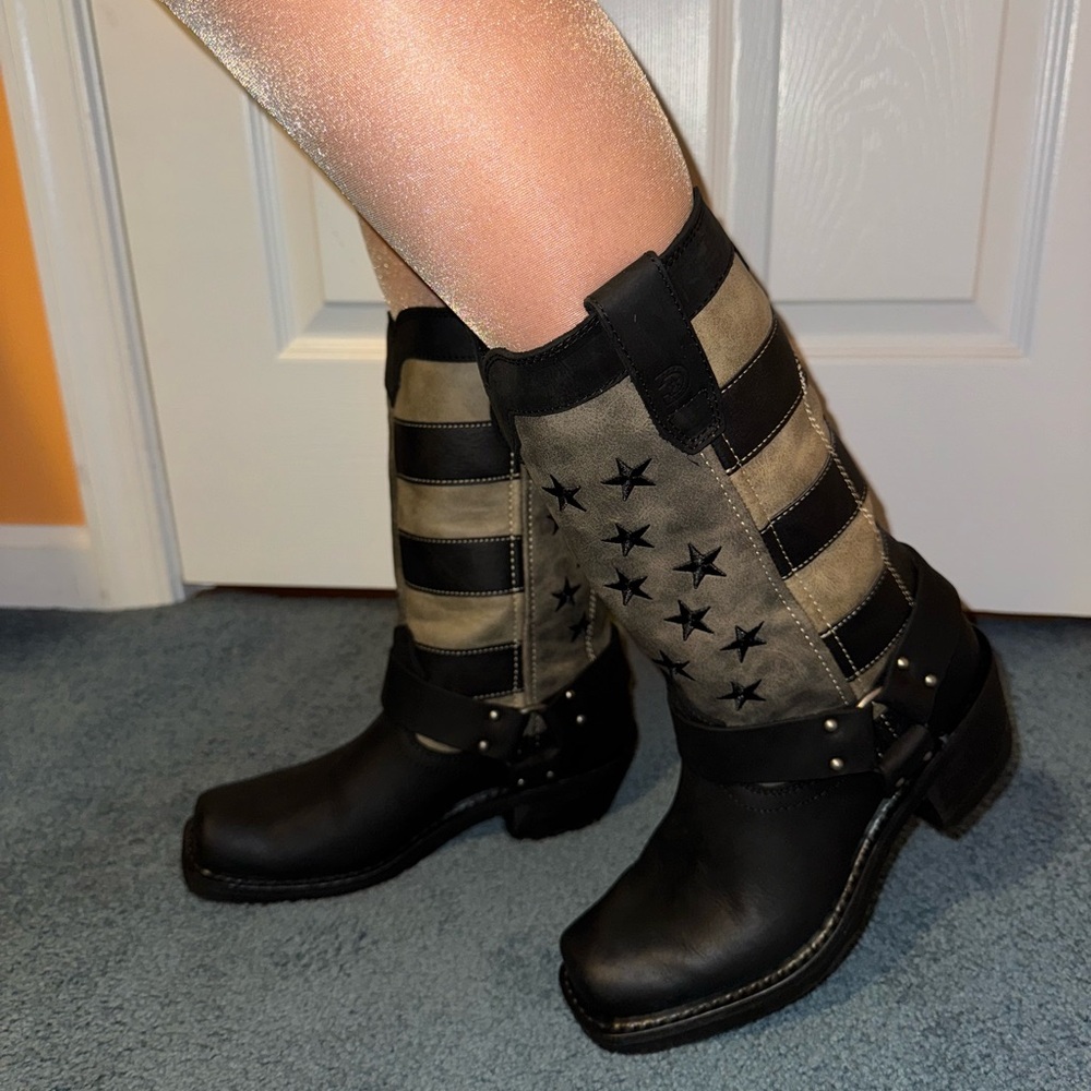 Durango Women’s Black Faded Flag Harness Boot size 6.5 medium. New in Box